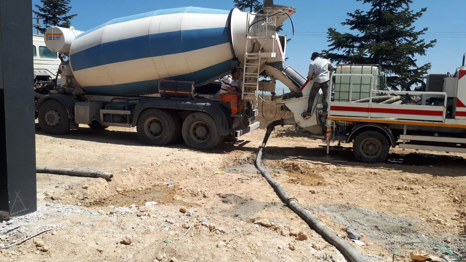 BMS sabit beton pompası yandan görünüm
